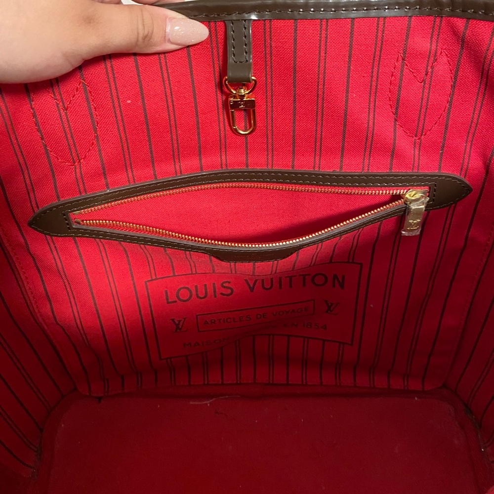 Louis Vuitton Neverfull - Picture 6 of 16